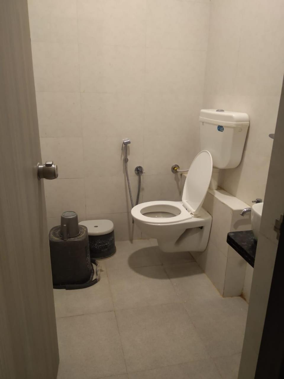 Hotel Selfie Inn Amhedabad Dış mekan fotoğraf