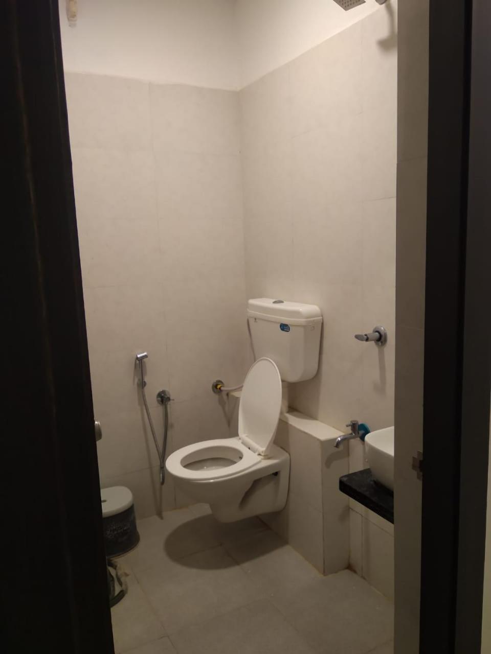 Hotel Selfie Inn Amhedabad Dış mekan fotoğraf