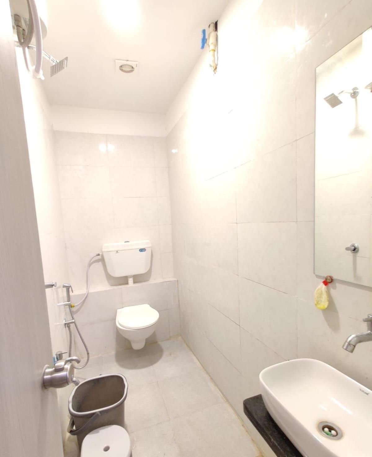Hotel Selfie Inn Amhedabad Dış mekan fotoğraf